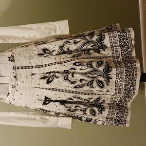 SPECIAL 2/$25 Talbots black and white skirt size 6 petite
